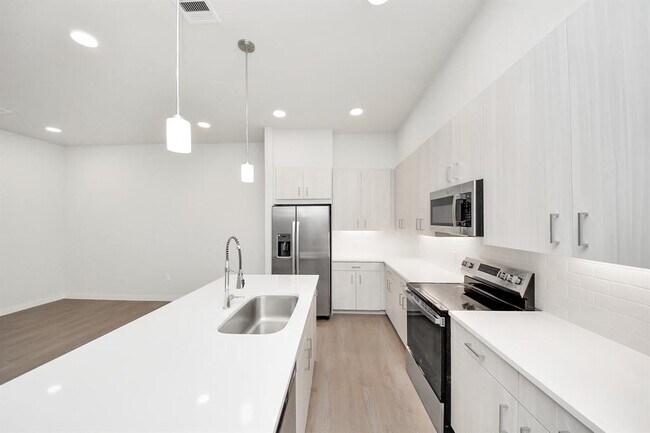 Building Photo - 22019 Ferguson Mdw Ln