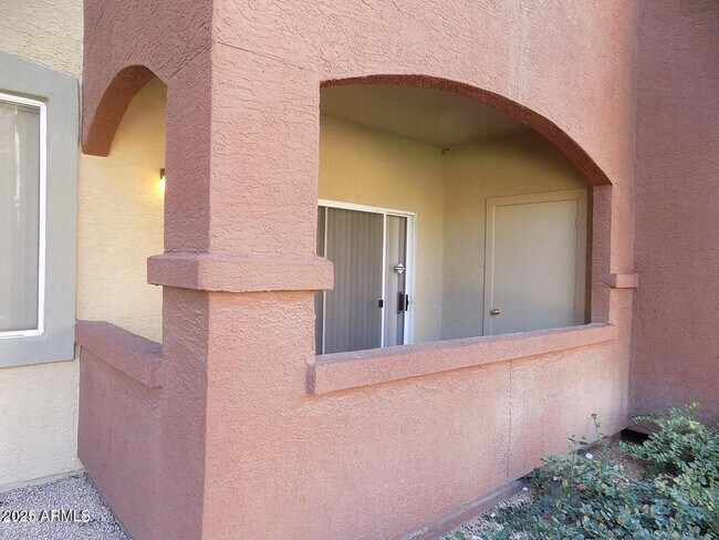 Building Photo - 5401 E Van Buren St