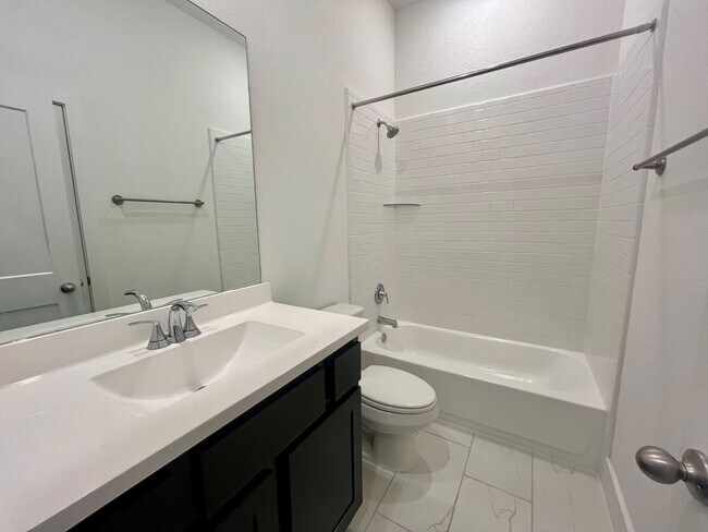 Building Photo - *Ask About Move In Special* Spacious 4 Bedroom / 4 Full Bath Home w/ Media Room & Loft ~ Imagine ...