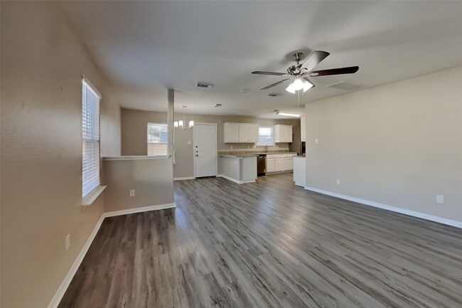 Building Photo - 7203 Towering Pine Ln