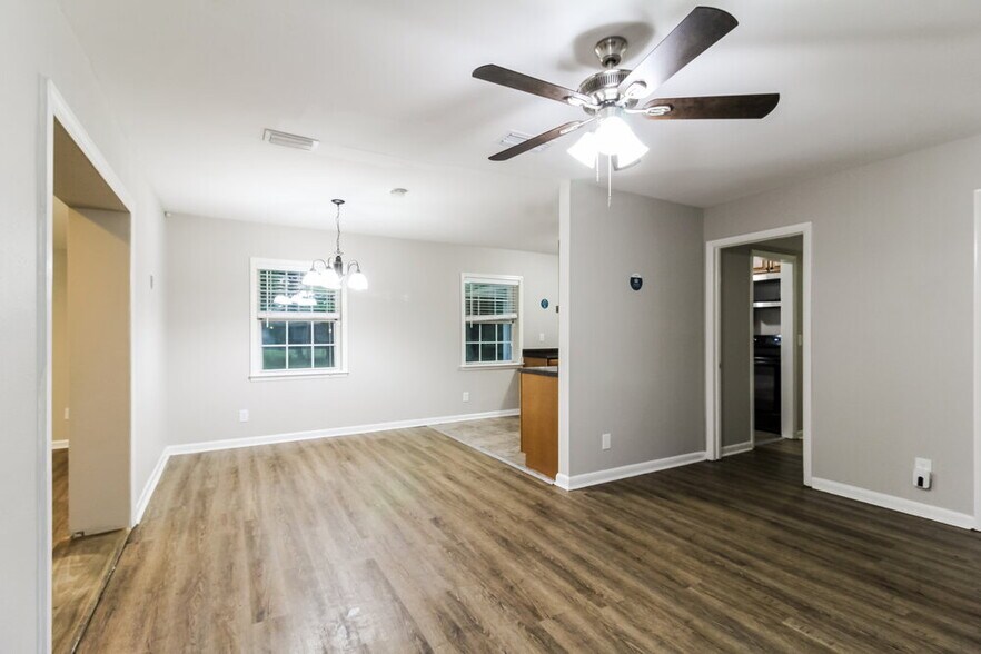 Building Photo - 2468 Quail Ave