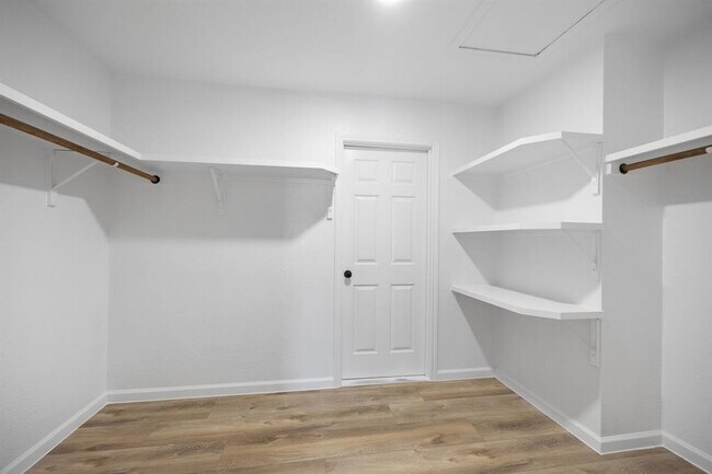 Building Photo - 1413 Catalina Dr