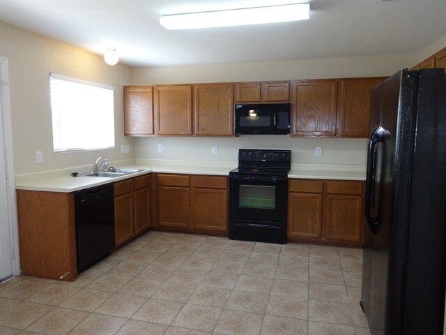 Building Photo - 8510 Silver Willow