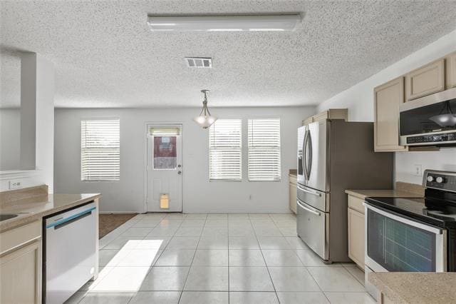 Building Photo - 1628 Fieldstone Dr