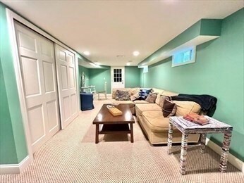 Building Photo - 12 Kilburn Rd