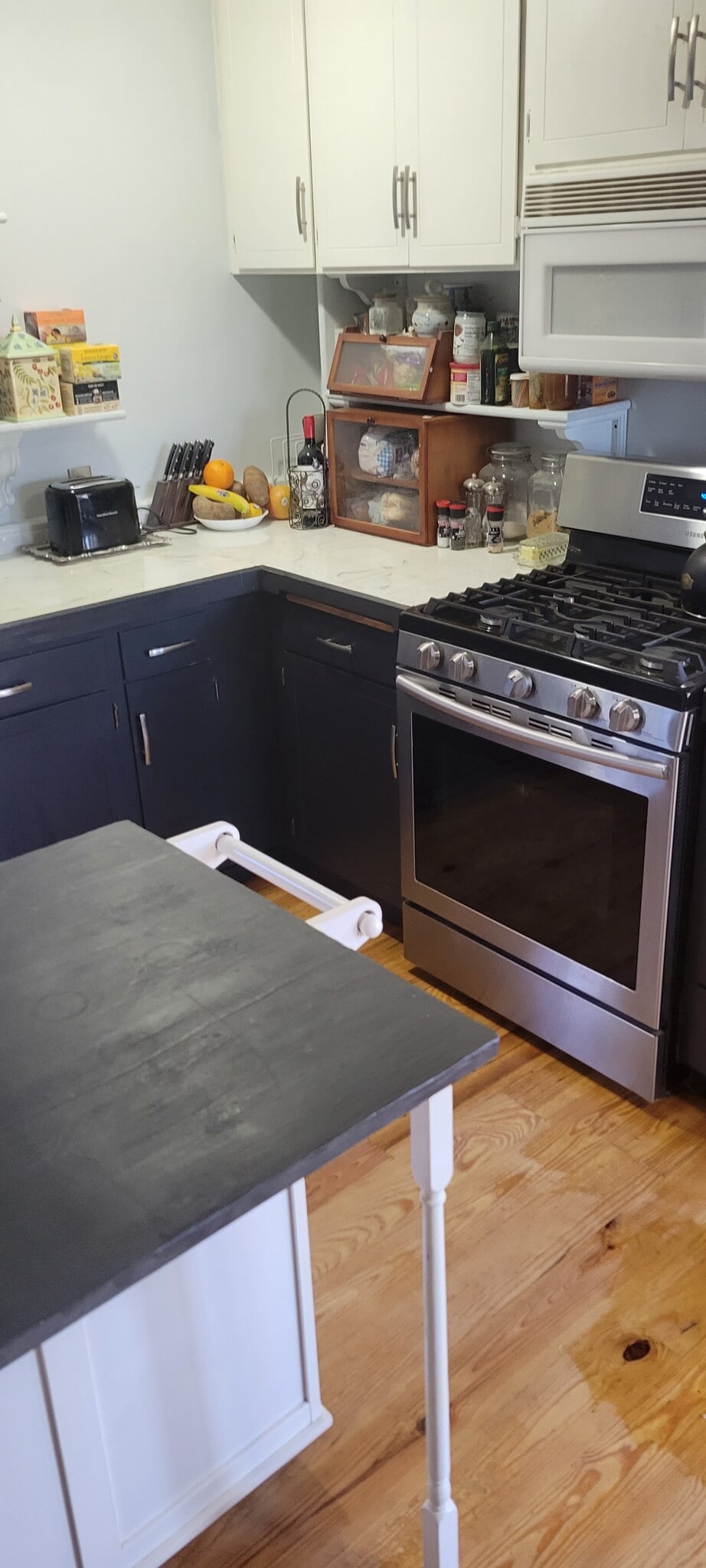 Building Photo - 1055 NE Grandview Dr