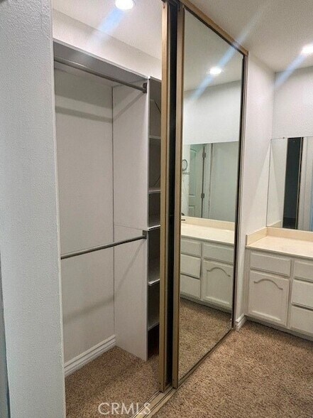 Building Photo - 7083 E Shorecrest Dr
