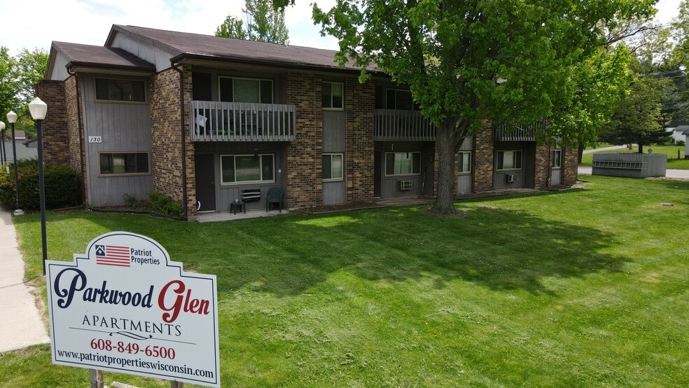 Parkwood Glen 130 S Burritt Ave Wisconsin Dells WI 53965 Apartment