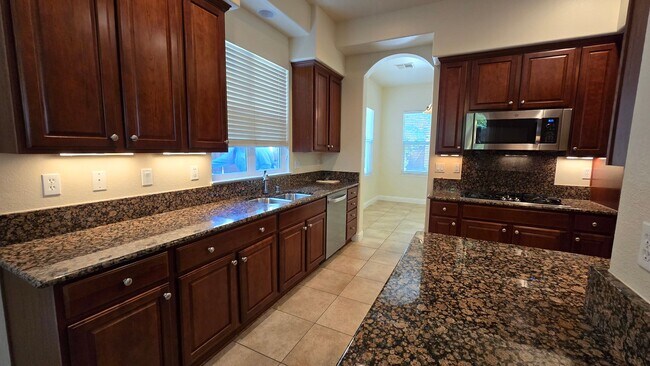 Building Photo - 2205 Heavenly View Trail