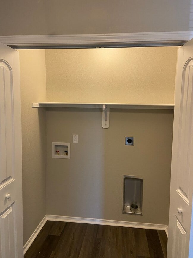 Building Photo - NOW LEASING! Three Bedroom | Two and a Half Bathroom Home in Conway