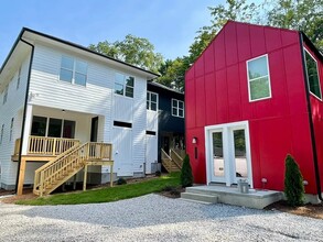 Building Photo - 2213 Garden Pl