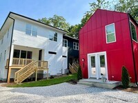 Building Photo - 2213 Garden Pl