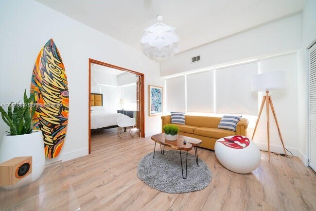 Building Photo - 227 1st St