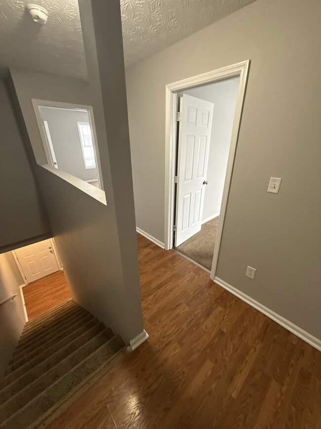 Building Photo - 112 Tanbark Dr