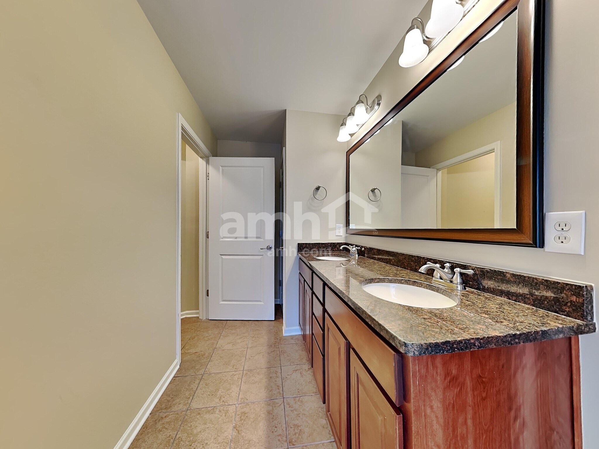 Building Photo - 183 Charlesfort Way