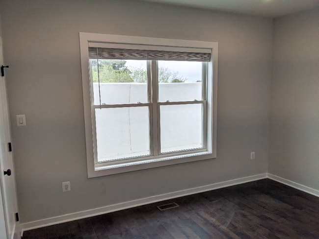 Building Photo - 1932 4th St NE