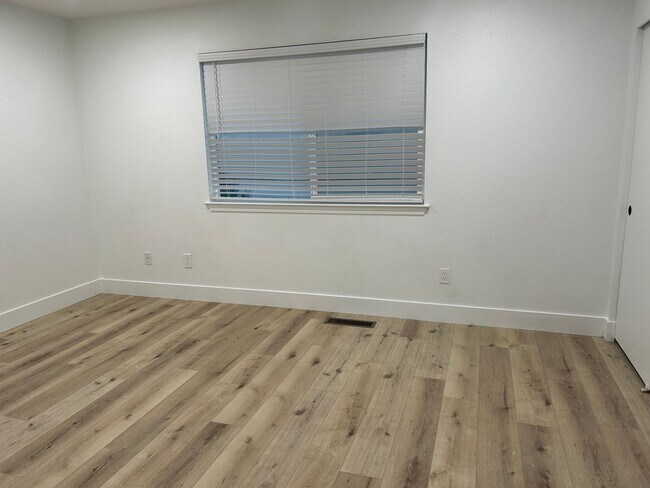 Building Photo - 139 Dayton Village Pkwy