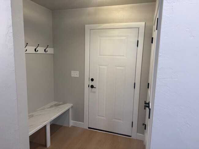 Building Photo - 2671 Princeton Dr