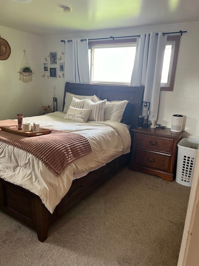 Building Photo - 34 E Drullard Ave