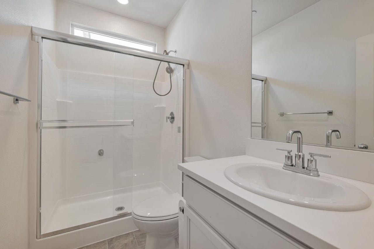 Building Photo - 830 Holdenhurst Ln
