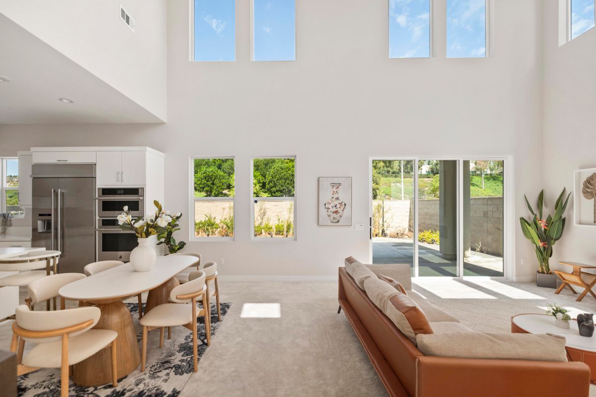 Building Photo - 151 Holliston