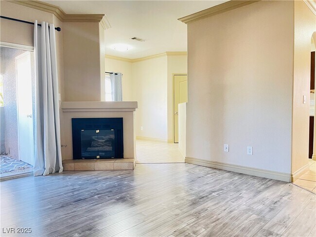 Building Photo - 5525 W Flamingo Rd