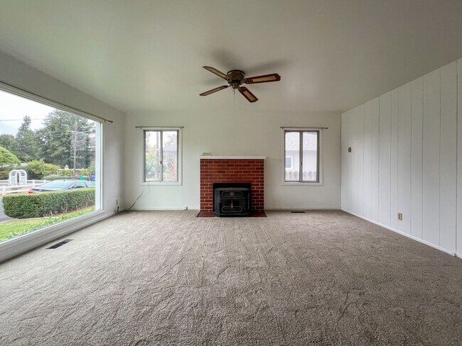 Building Photo - 1624 Ora Dr