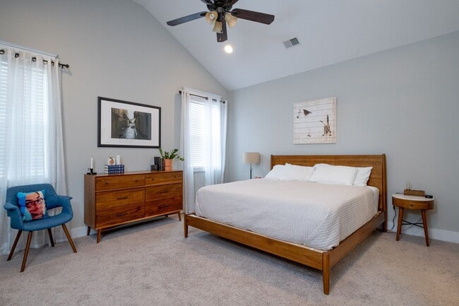 Building Photo - 1811B 6th Ave N