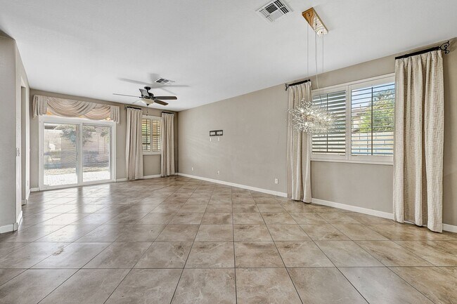 Building Photo - 3631 E Sophie Ln