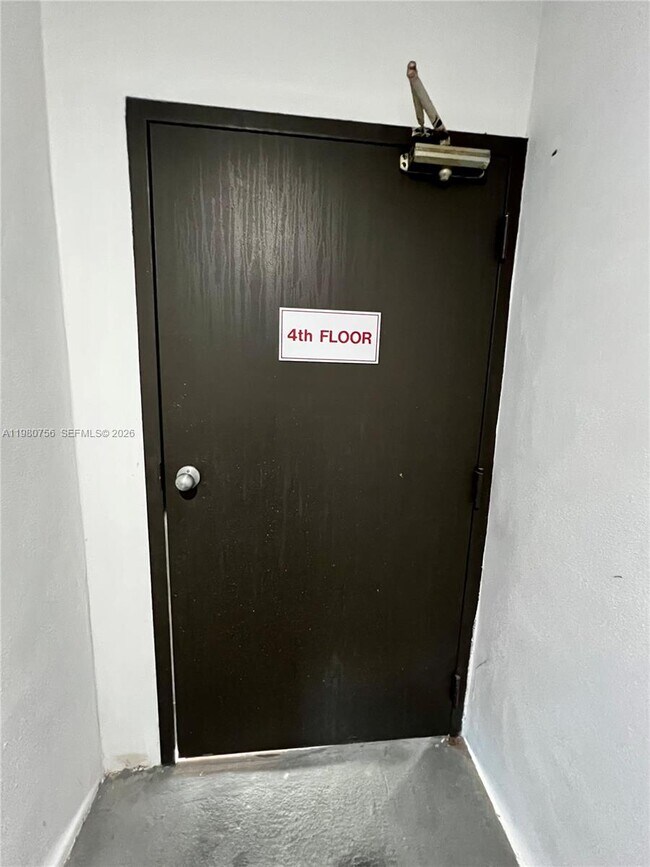 Building Photo - 1425 Arthur St