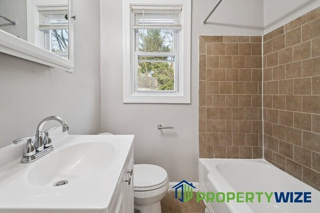 Building Photo - 5961 Benton Heights Ave