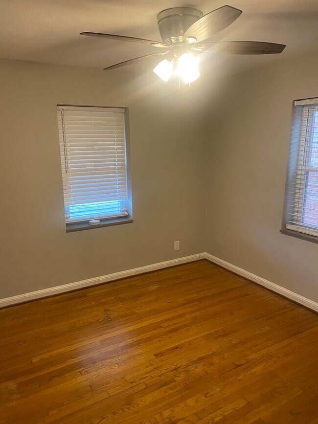 Building Photo - Cute Home located in South Hampton