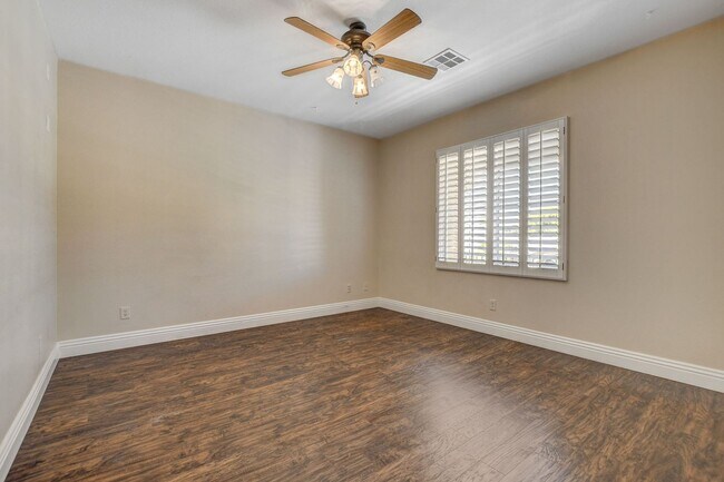 Building Photo - Stunning Summerlin Pool Home!
