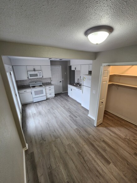 Building Photo - 139 N Washington St