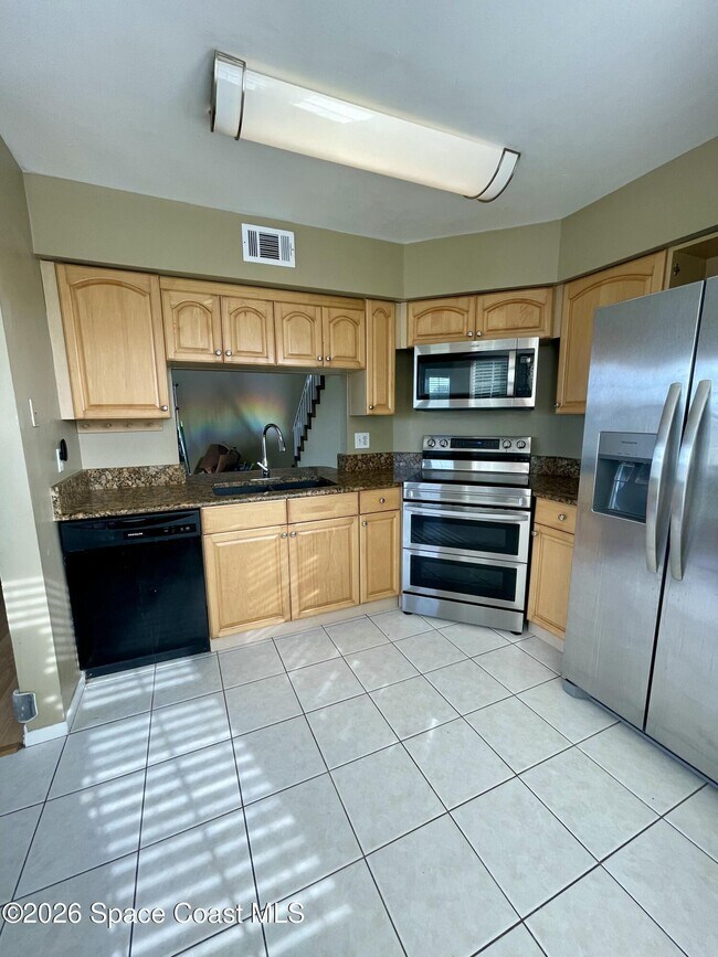 Building Photo - 4775 Lake Waterford Way