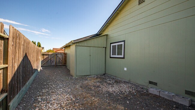Building Photo - 1623 Oneel Dr