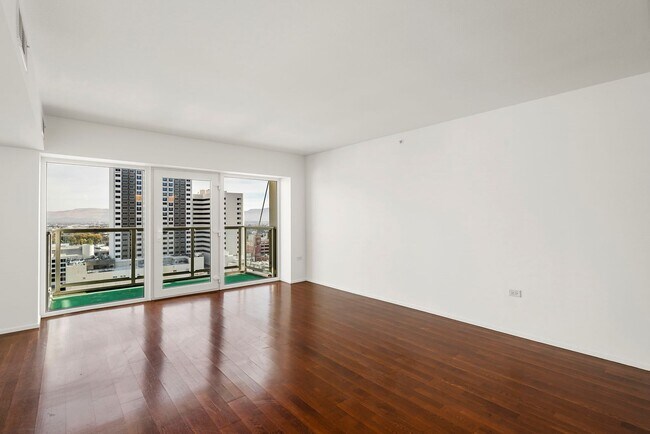 Building Photo - ONLY $1,700 PER MONTH FOR THIS BEAUTIFUL, MODERN, STATE OF THE ART, 1 BED, 1 BATH HIGH RISE CONDO...