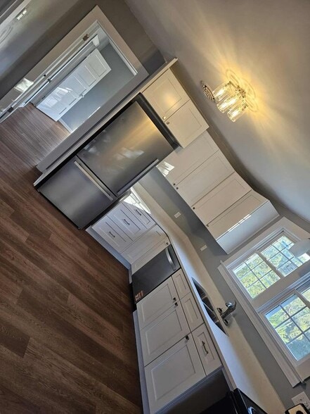 Building Photo - 761 Circle Dr