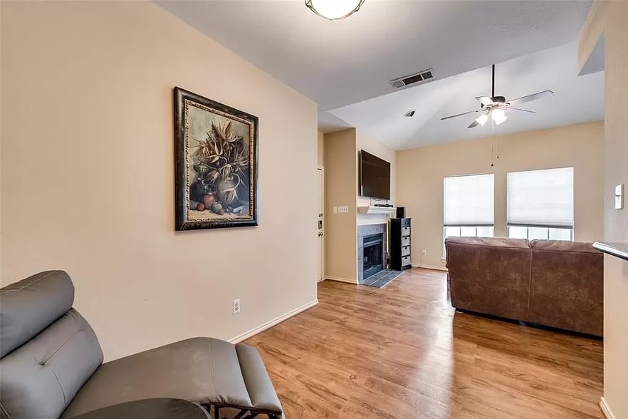 Building Photo - 14400 Montfort Dr