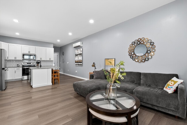 Building Photo - 1012 Jackson St