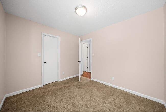 Building Photo - 750 Carmack Ct