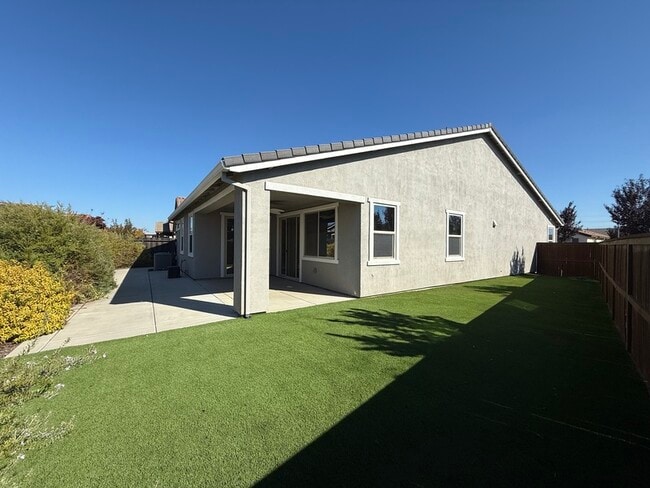 Building Photo - 7428 Bch Pne Wy