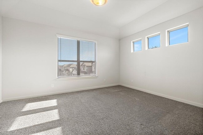 Building Photo - 2500 FOREST CREEK Dr