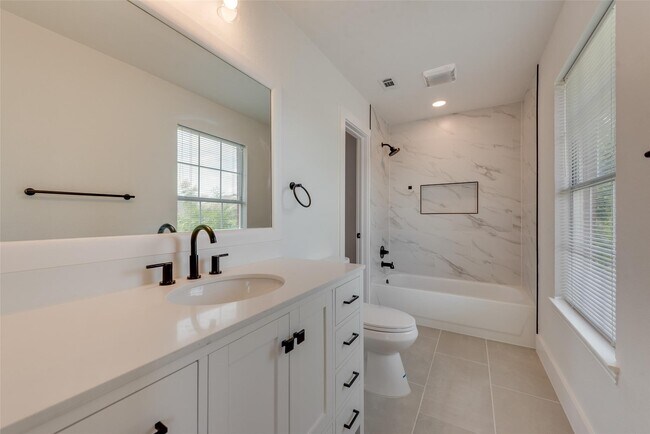 Building Photo - 4617 Reunion Dr