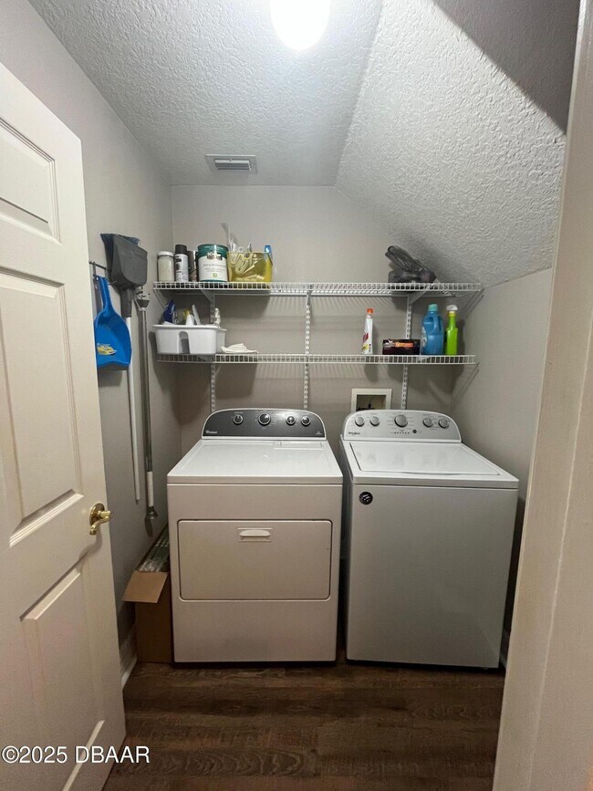 Building Photo - 138 Blue Heron Dr