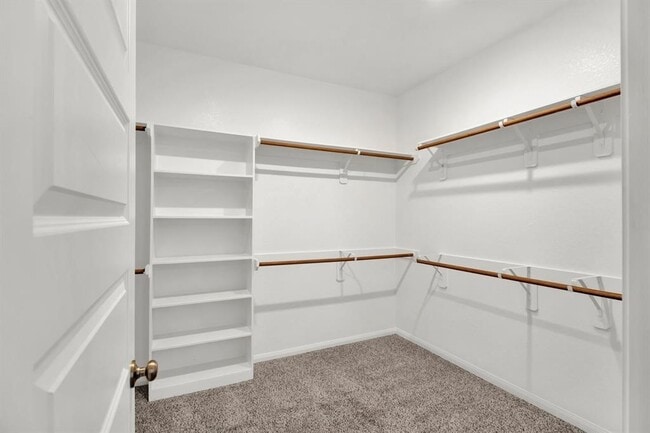 Building Photo - 16012 Oregon Oak Dr