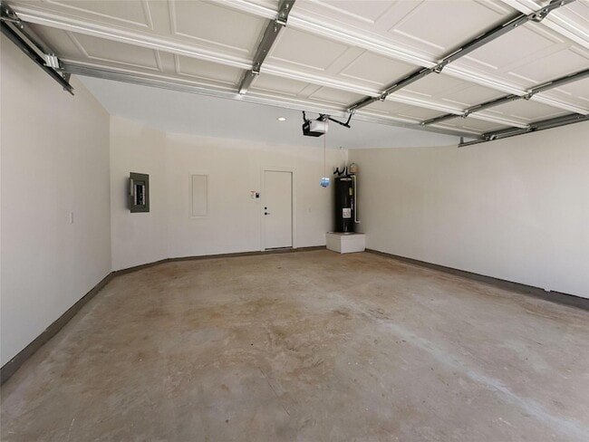 Building Photo - 2725 Woodall Dr