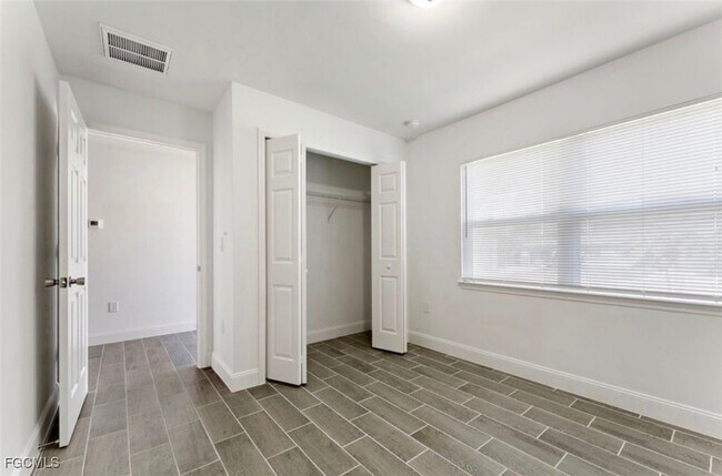 Building Photo - 5023 24th St SW