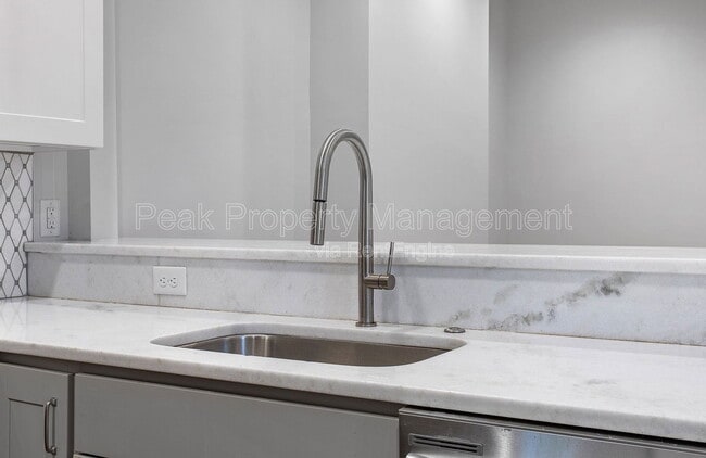 Building Photo - 2702 P St