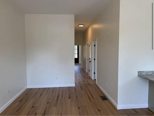 Building Photo - 257 Curdsville Rd